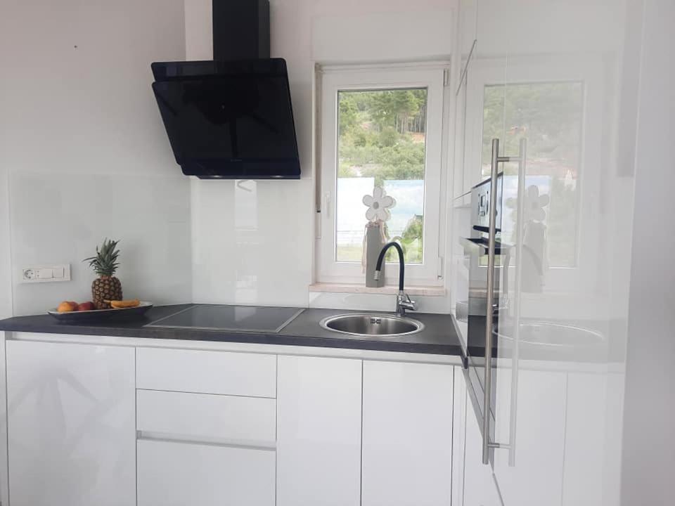 Apartment Anny De Luxe With Sea View Makarska Kültér fotó
